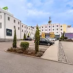 Plaza ホテル 3*