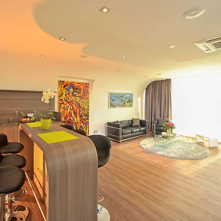 Plaza Hotell 3*