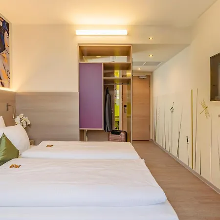 Hotel Plaza 3*